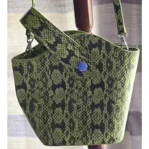 Neon Green Snake Print‎ Mini Purse - Picture 1 of 6